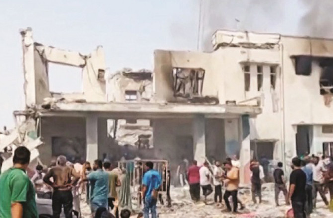 ’’باغ کا باغ لہو رنگ ہوا جاتا ہے‘‘